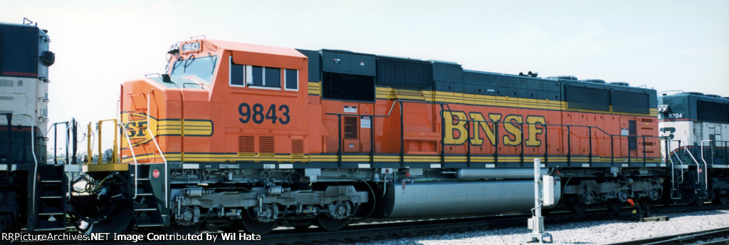 BNSF SD70MAC 9843